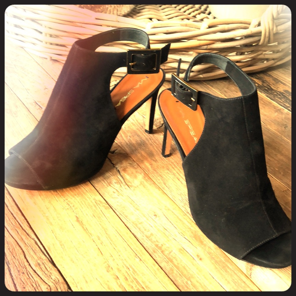 Suede peep toe heel